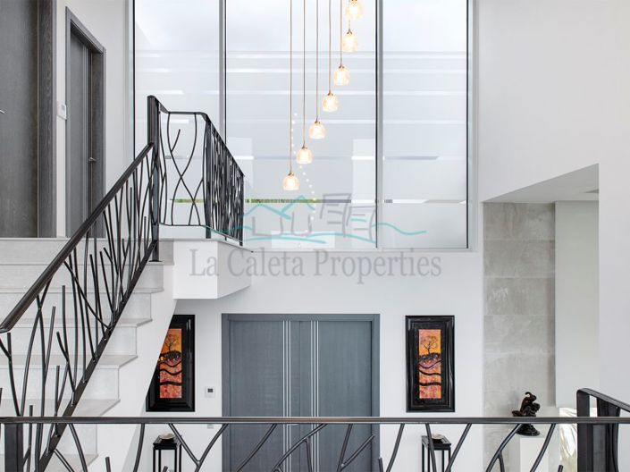 Image No.5-6 Bed Villa for sale