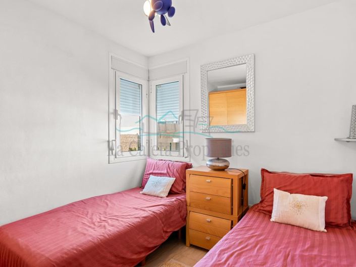 Image No.14-3 Bed Apartment for sale