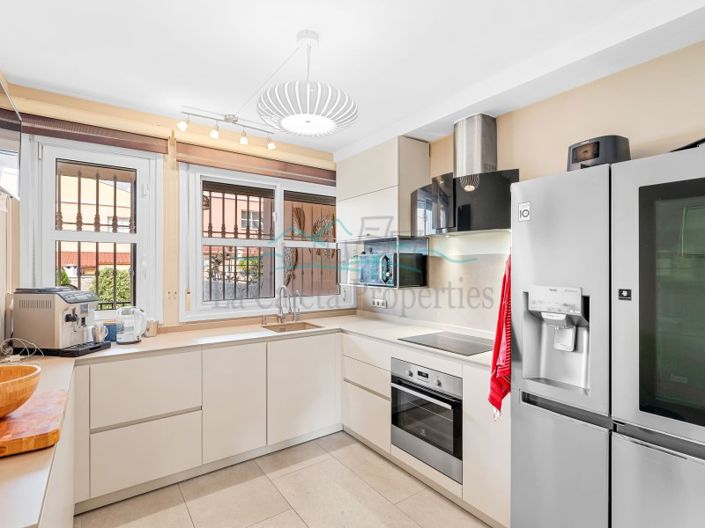 Image No.6-3 Bed Apartment for sale