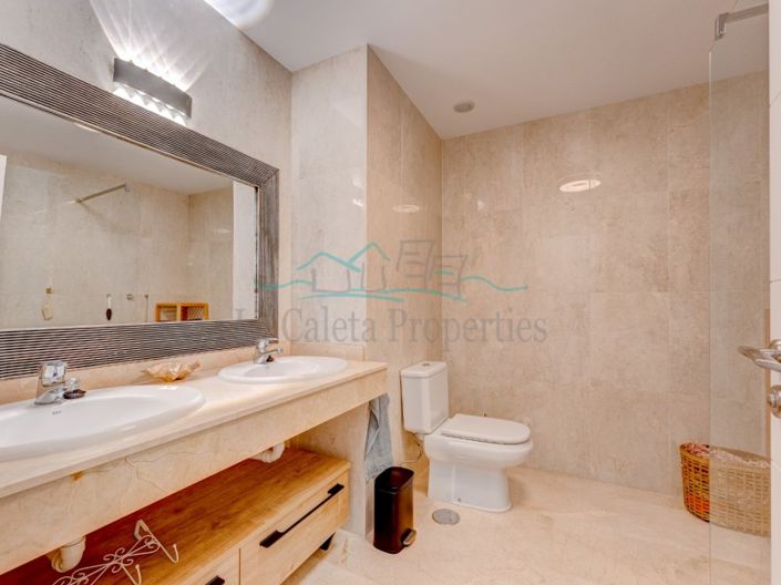 Image No.17-2 Bed Apartment for sale