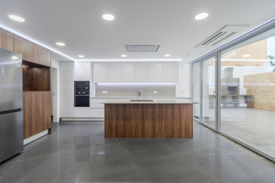 1 KITCHEN.JPG