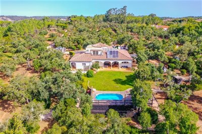Drone villa_a (Large).jpg