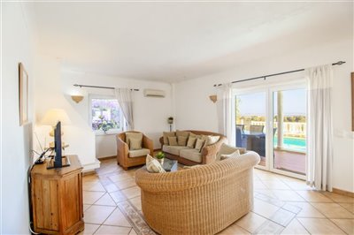 Living area window (Large).jpg
