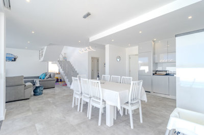 6 dinning room.JPG