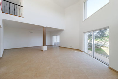 7 LIVING ROOM.jpg