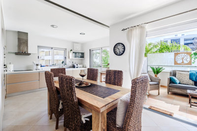 3 DINNING ROOM.jpg