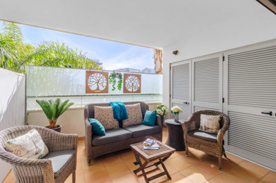 4 BALCONY.jpg