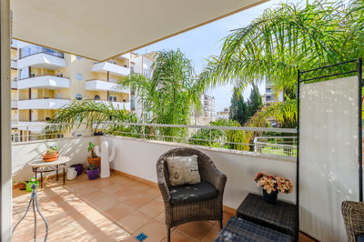 8 BALCONY.jpg