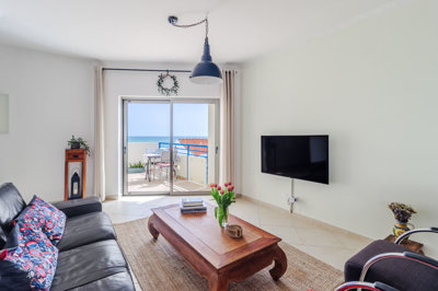 1 LIVING ROOM.jpg