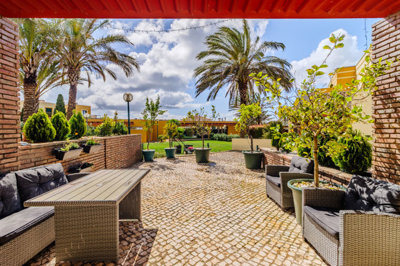 6 GARDEN.jpg