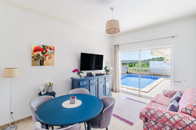 6.2 DINNING ROOM.jpg