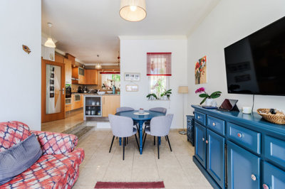 9 DINNING ROOM.jpg