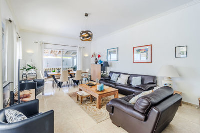 1 LIVING ROOM.jpg