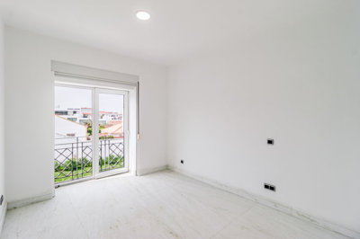 8 BEDROOM.jpg
