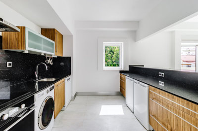 5 KITCHEN.jpg