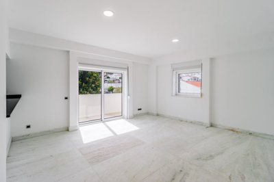 2 LIVING ROOM.jpg