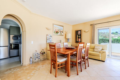 4 DINNING ROOM.jpg