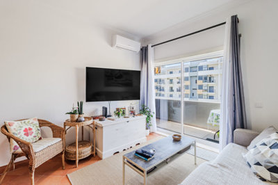 7 living room.jpg