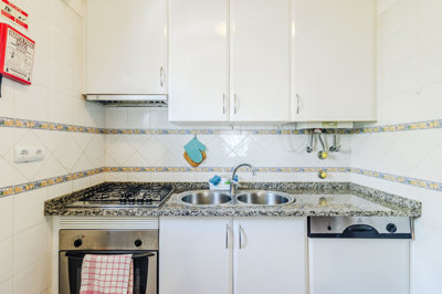 9 kitchen.jpg