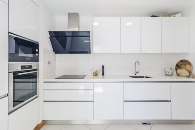 8 KITCHEN.jpg