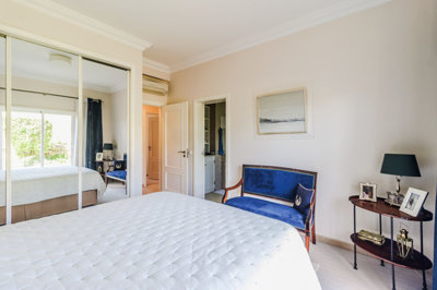 10 BEDROOM.jpg