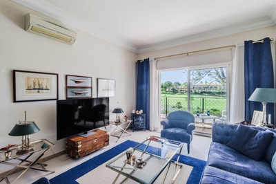 3 living room.jpg