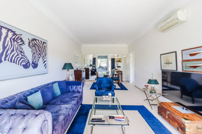 4 living room.jpg