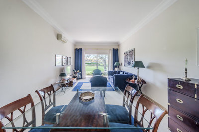 5 LIVING ROOM.jpg
