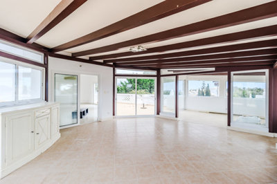3 LIVING ROOM.jpg