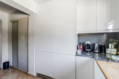 6.1 KITCHEN.jpg