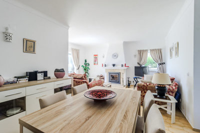 4 Dining room.jpg