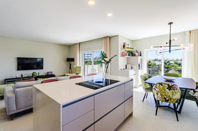 4 KITCHEN.jpg