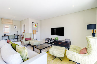 9 LIVING ROOM.jpg