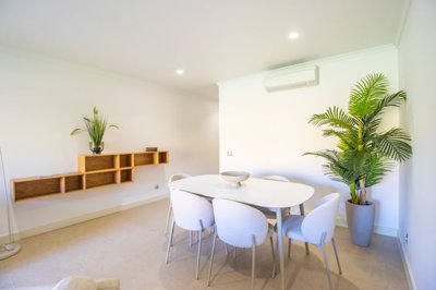 Dining area_a (Large).jpg