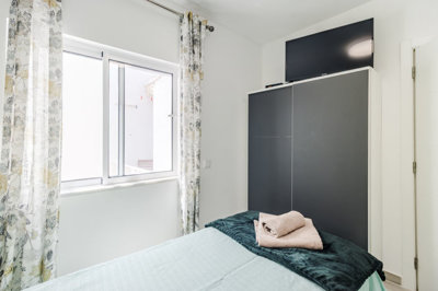 10 BEDROOM.jpg