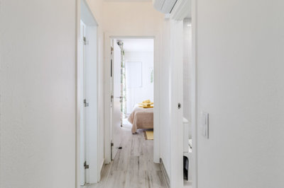 8 HALLWAY.jpg