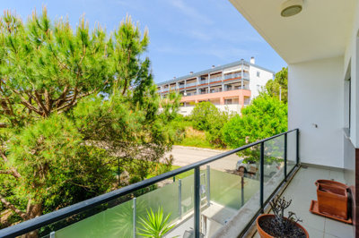 11 BALCONY.jpg