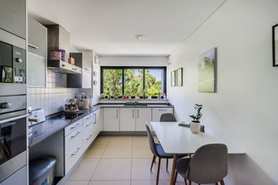 7 KITCHEN.jpg