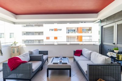 Balcony (Large).jpg