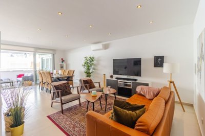 Living area window (Large).jpg