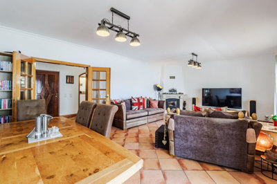 2 living room.jpg