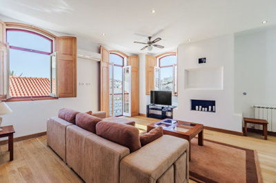 1 LIVING ROOM.jpg