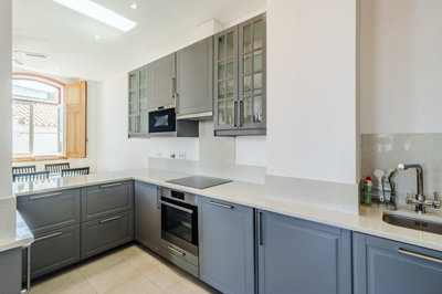 6 KITCHEN 1.jpg