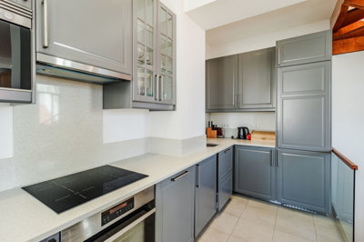 8 KITCHEN 3.jpg