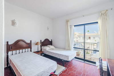 15 BEDROOM.jpg