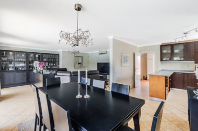 6 DINNING ROOM.jpg