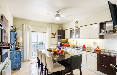 kitchen 2.jpg