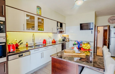 kitchen 3.jpg