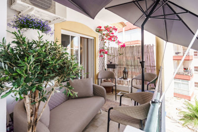 15 balcony.jpg