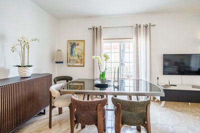 3 living room.jpg